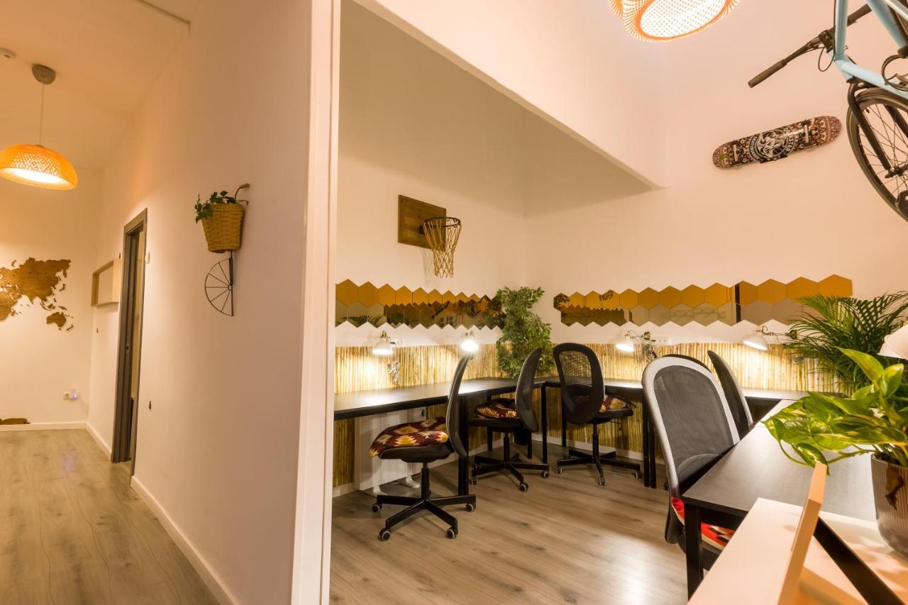 Social - Coliving & Coworking - Madrid Hostel Екстериор снимка